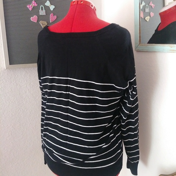 Torrid love sweater soft striped size 0/0X - Picture 4 of 6